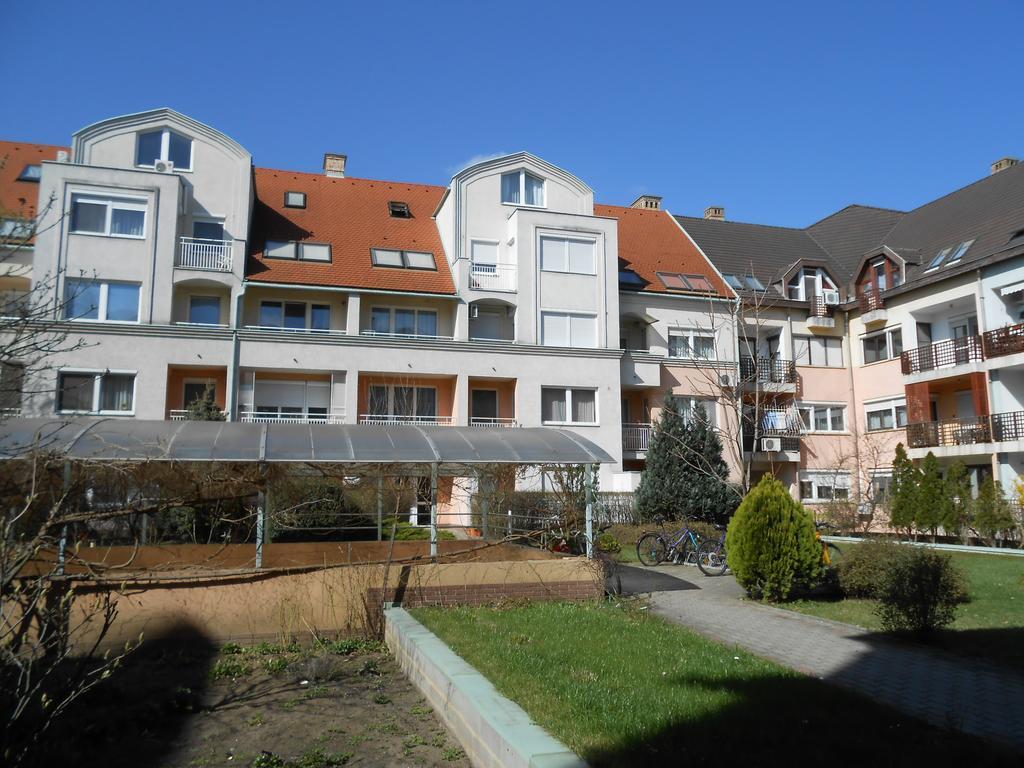 Marti 3 Bedroom Apartment Debrecen Exterior foto
