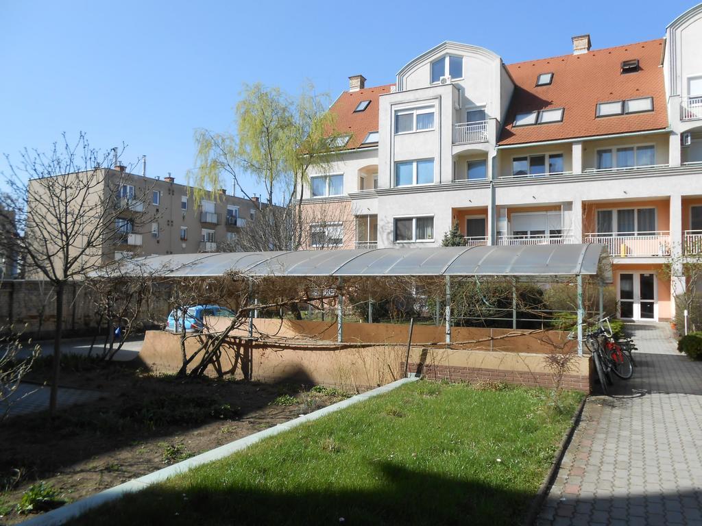 Marti 3 Bedroom Apartment Debrecen Exterior foto