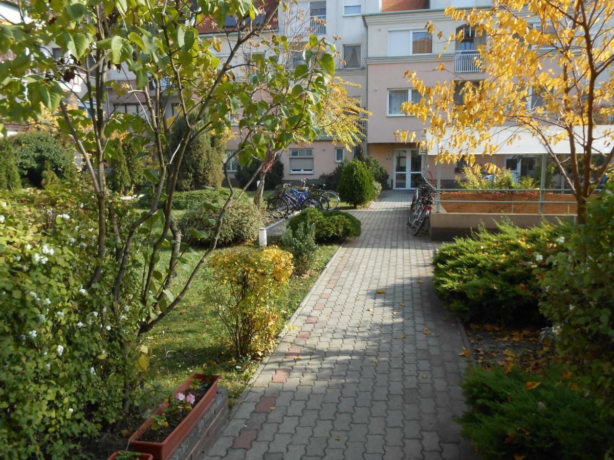 Marti 3 Bedroom Apartment Debrecen Exterior foto